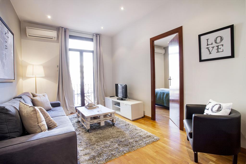 Apartments Barcelona & Home Deco Viladomat — Photos 1